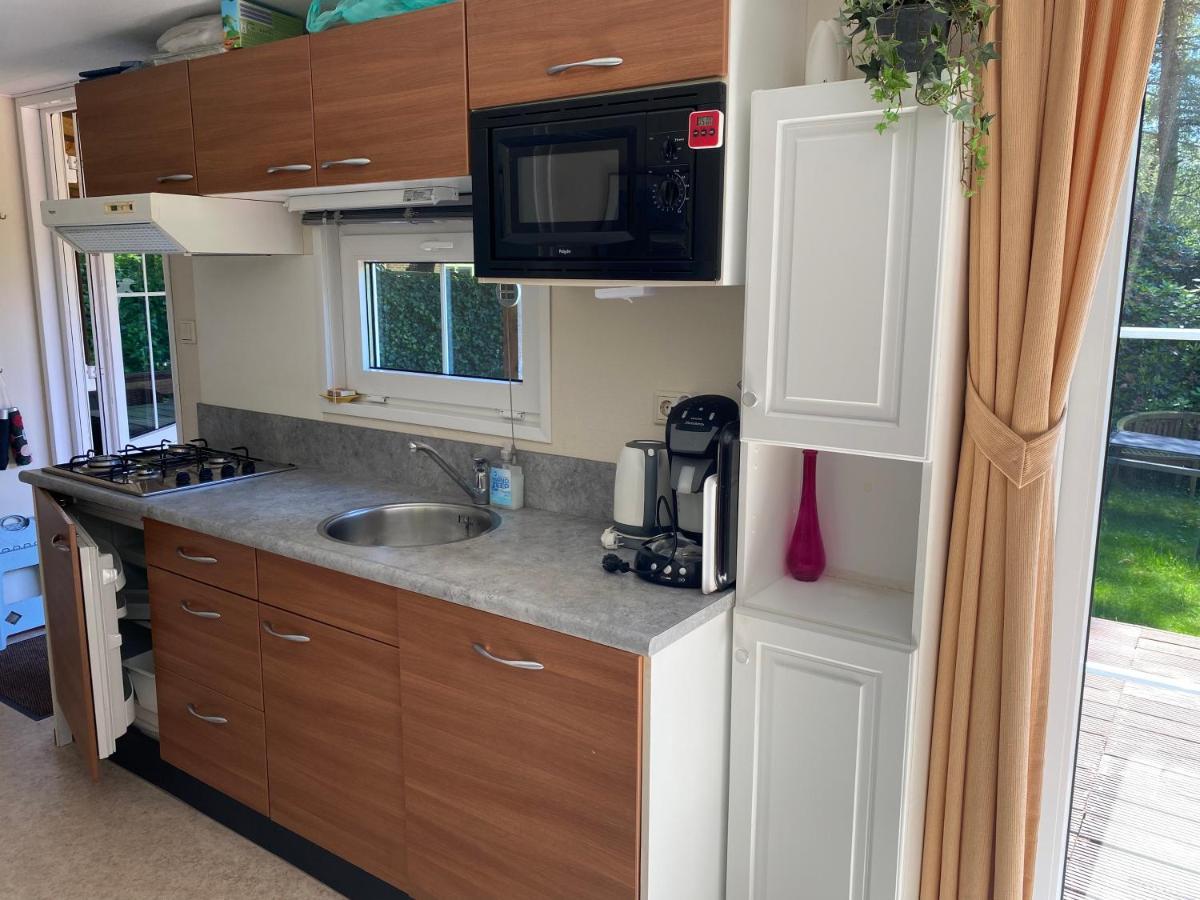 Ruim Privacyvol Chalet Met Overdekt Terras 에르멜로 외부 사진