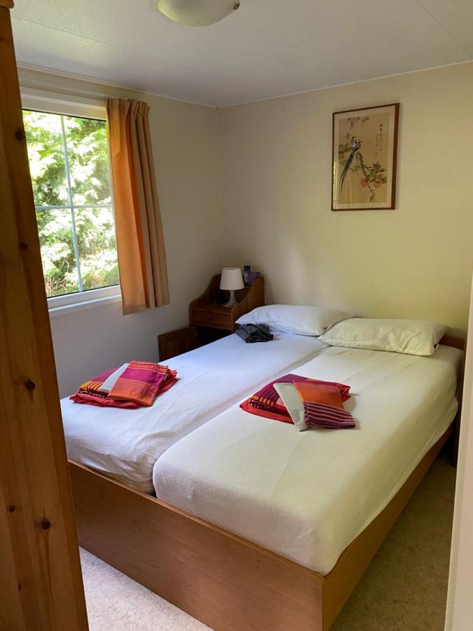 Ruim Privacyvol Chalet Met Overdekt Terras 에르멜로 외부 사진