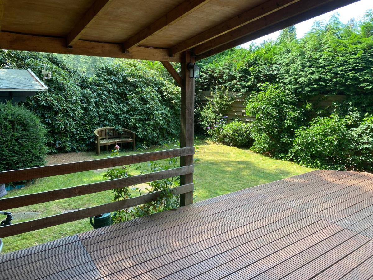 Ruim Privacyvol Chalet Met Overdekt Terras 에르멜로 외부 사진